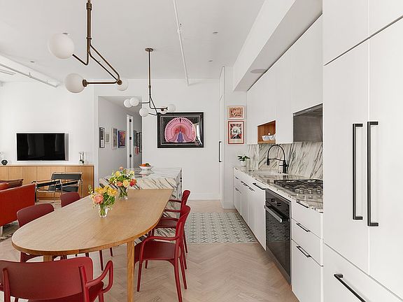 3rd image of 143 W 27th St APT 2-R