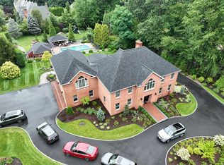 10 Preakness Dr, Lincoln, RI 02865