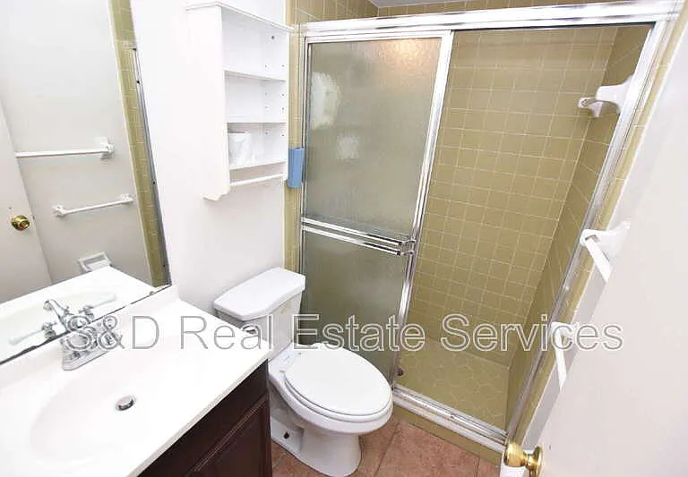 204 Chaucer Ln — Photo 13