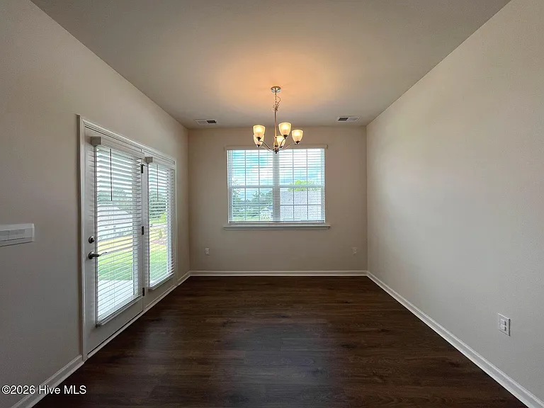 512 Ragapple Ln — Photo 14