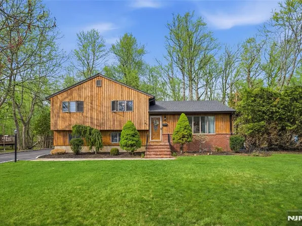 101 Ehret Ave, Harrington Park, NJ 07640