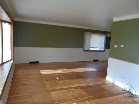 2nd image of 5322 W 89th St