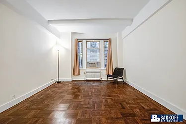 Rented by Barkoff Residential 