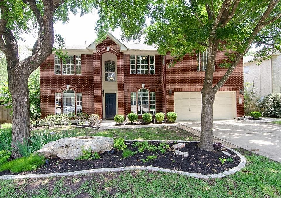 1st image of 2614 Oakwood Glen Dr