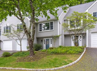 120 Prospect St APT 2, Ridgefield, CT 06877