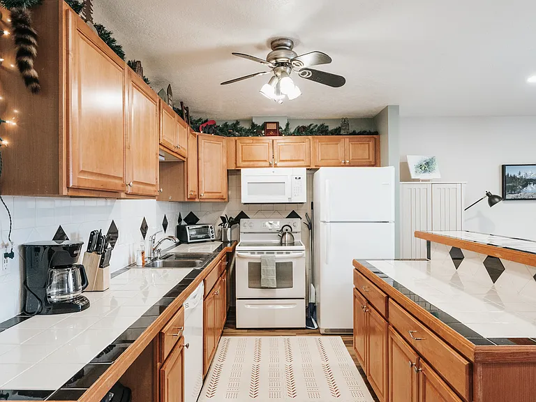 505 Straight Creek Dr — Photo 7
