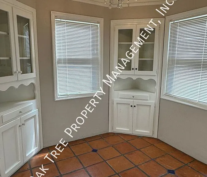 1364 N Del Mar Ave — Photo 8