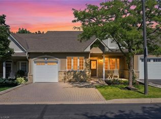 212 Stonehenge Dr #41, Ancaster, ON L9K 1N4