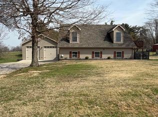 2164 S 1200 E, Oakland City, IN 47660