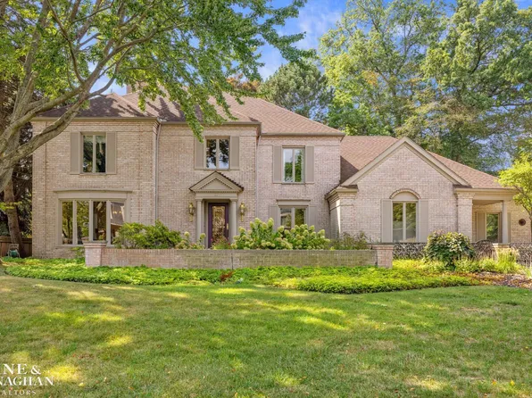 17 Belle Meade St, Grosse Pointe Shores, MI 48236