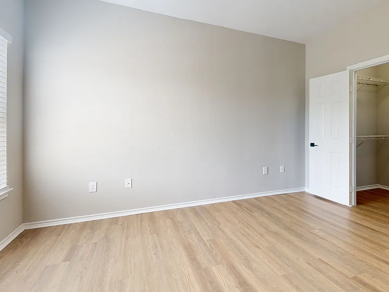 Lakeline Villas — Photo 92