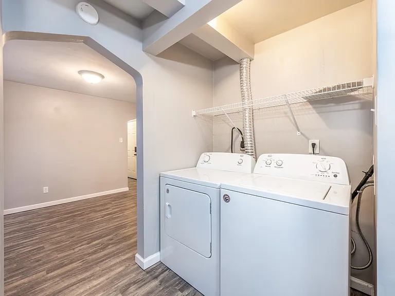 304 Boggs Ave — Photo 5
