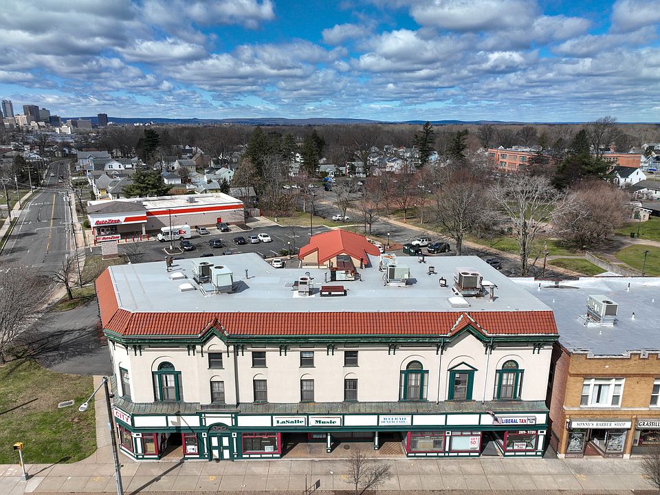 1st image of 987 Main St