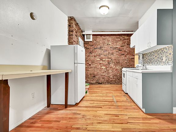 3rd image of 416 E 71st St APT 8