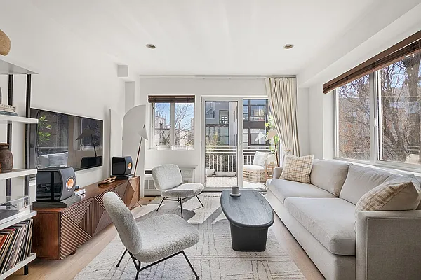 Sold by Compass | media 1