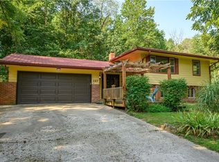 127 Dogwood Dr, Nashville, IN 47448