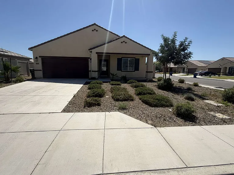 7828 Strawberry Meadow Ct — Photo 1
