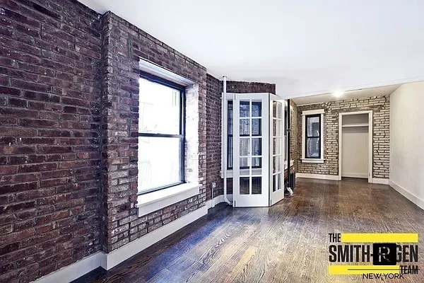 Rented by R New York | media 12