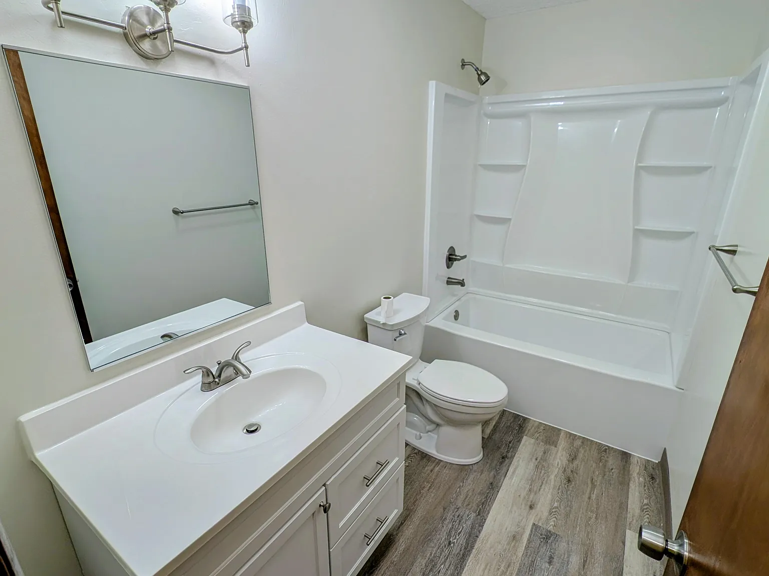 2 bed, 950 sqft, $1,250 — Photo 3