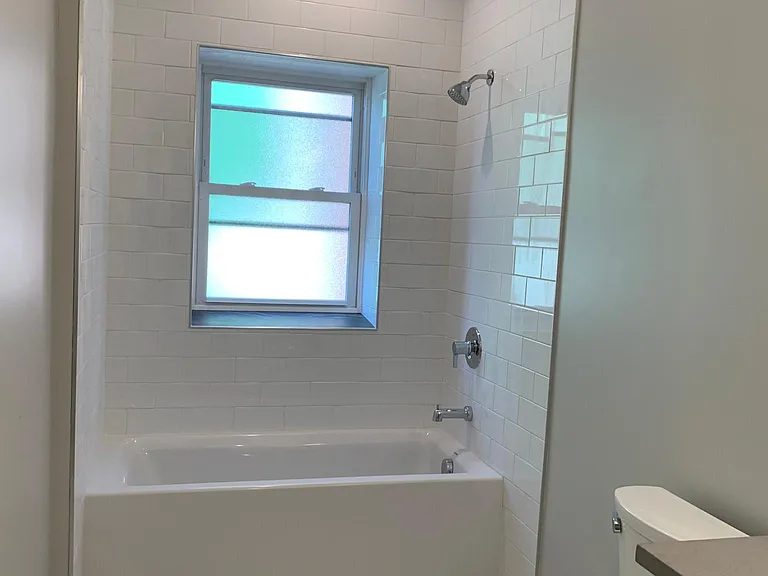 2280 Bellfield Ave #4 — Photo 4