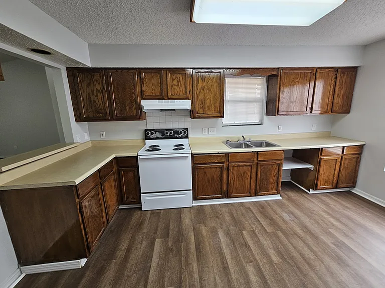 2908 N Fonshill Ave — Photo 6