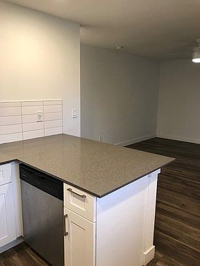 5th image of 3120-3130 N 39th St #3836-20