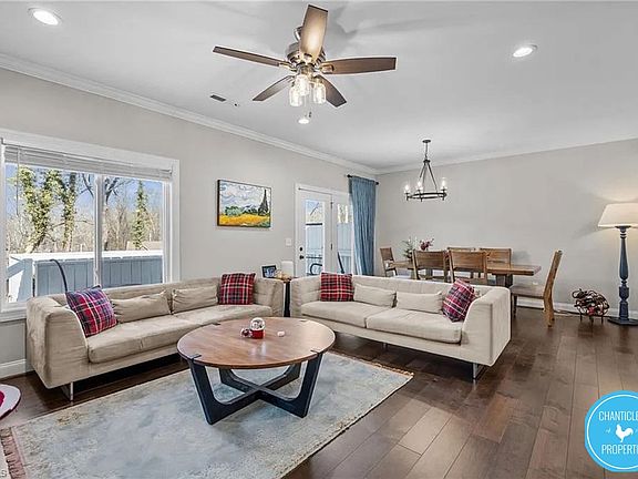 3rd image of 306 Lamplighter Cir #1