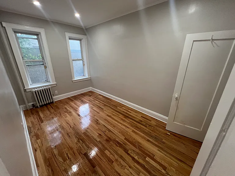 153 Roosevelt Ave #1B — Photo 6