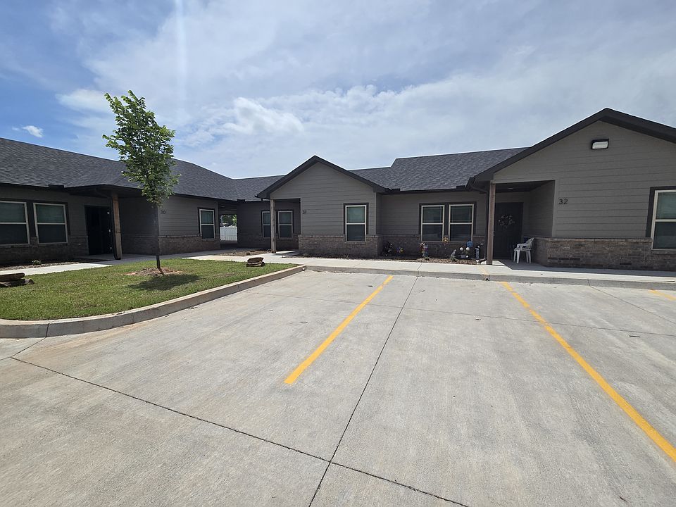 1st image of 8009 Melrose Ln