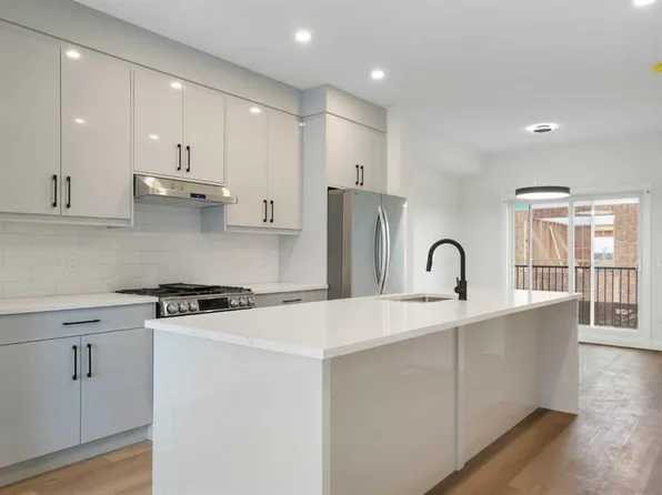 8808 W 48th St NE, Calgary, AB T3J 2J5