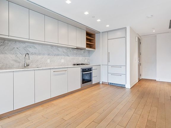 5th image of 550 Vanderbilt Ave #323