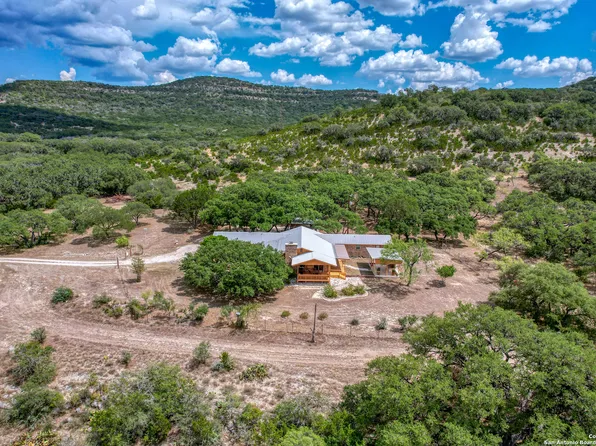 1482 Flat Rock Circle, Leakey, TX 78873