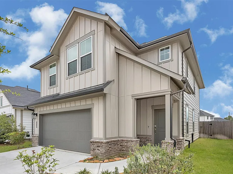 7218 Clearwater Cove Dr — Photo 2