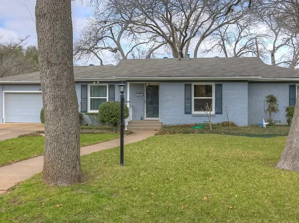 10 Brook Forest Ln, Hurst, TX 76053