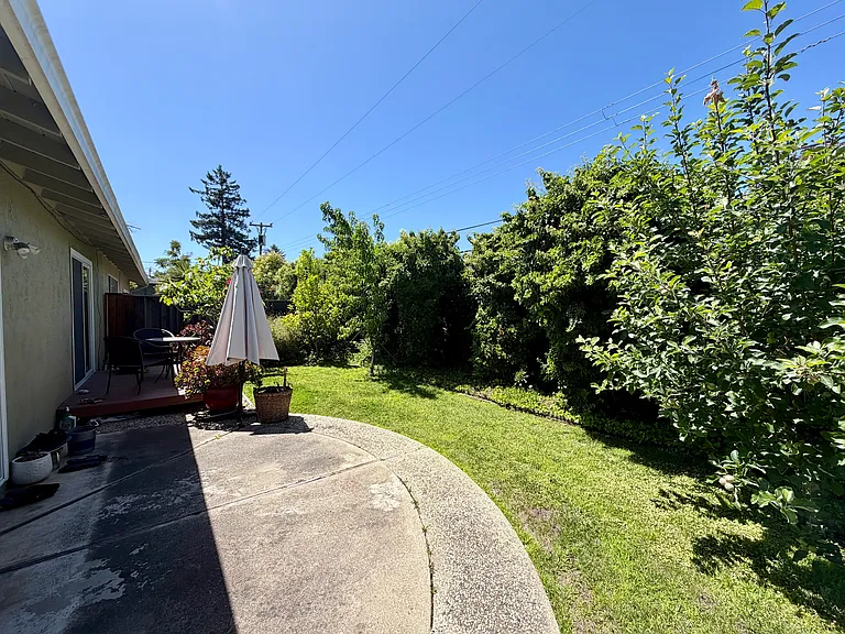 625 Alberta Ave #625 — Photo 10