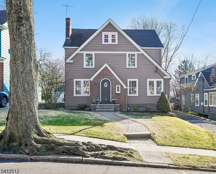 10 Harvard Ave photo 1