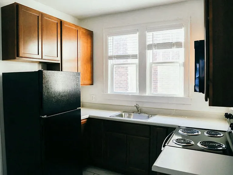 5808 Baker St — Photo 9