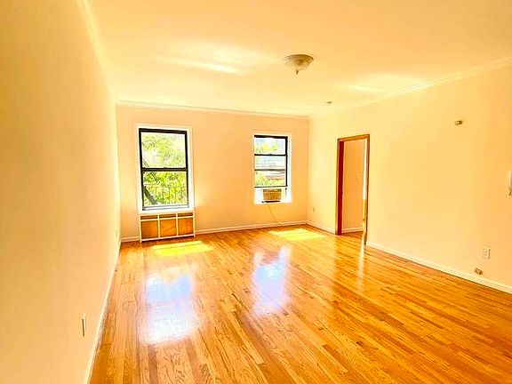2nd image of 22 W 77th St #65D