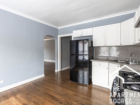 3rd image of 2301 N Lowell Ave #1