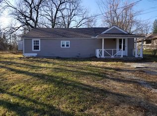 8318 Pershing Rd, Raytown, MO 64138