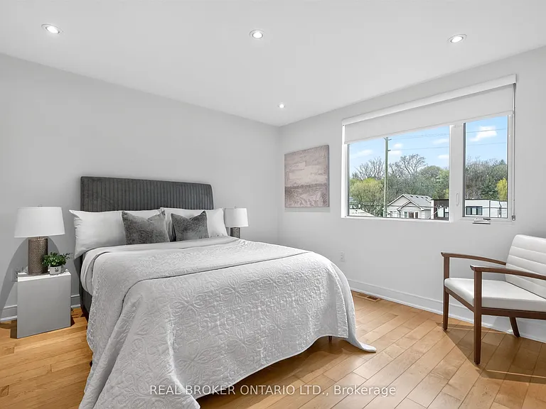 88 Kingsway Way — Photo 27