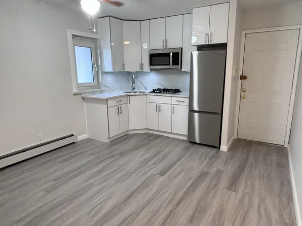 38-33 Woodside Avenue image 1 of 8