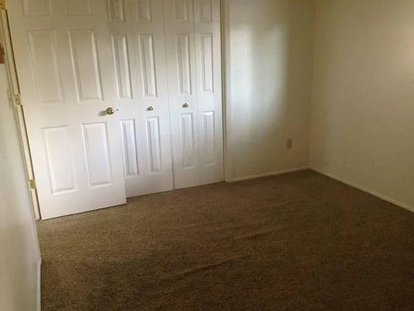 1717 S Barlow Ln — Photo 2