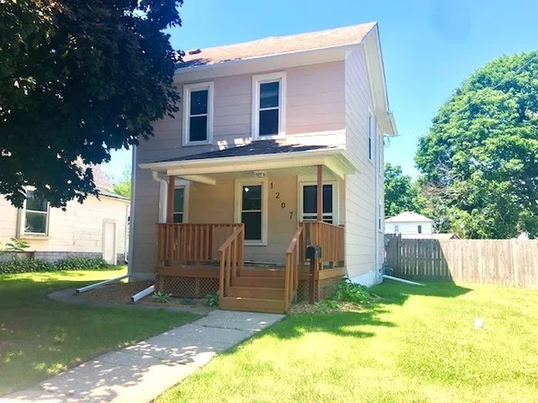1207 3rd Ave, Sterling, IL 61081