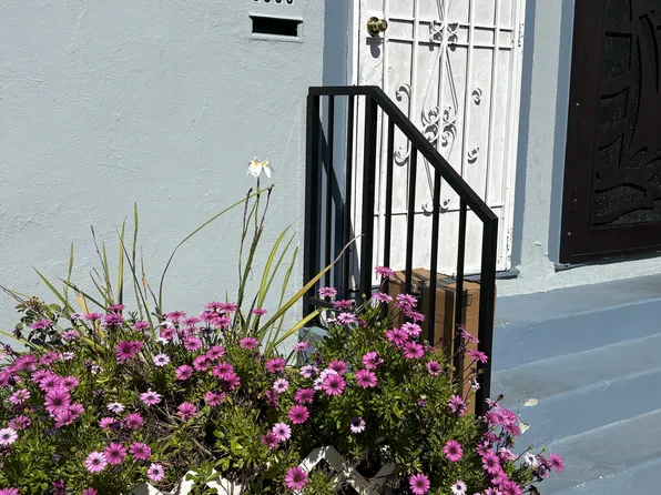 6560 S Victoria Ave, Los Angeles, CA 90043