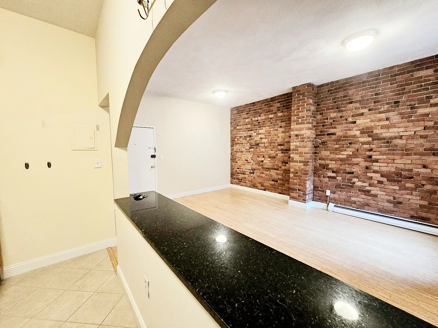 1 bed, 700 sqft, $3,100 — Photo 4