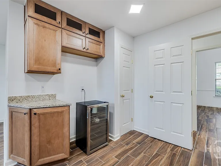 108 Village Lake Dr — Photo 17