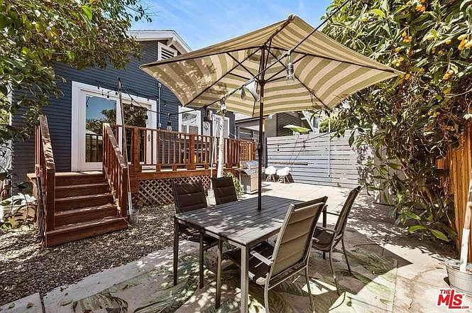 422 S Benton Way — Photo 15