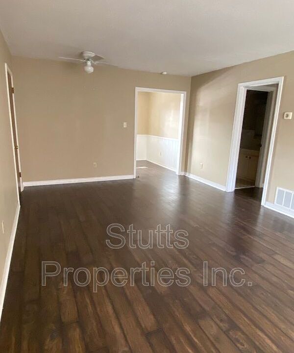 1st image of 1975 Darby Dr Unit B-7