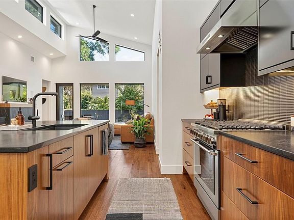 2nd image of 2106 ANDERSON PLACE